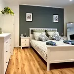 Cozee - Air-conditioned With Netflix * 카이저슬라우테른
