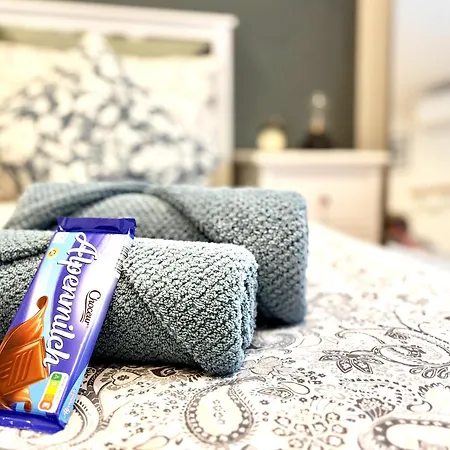 Cozee - Air-conditioned With Netflix 公寓