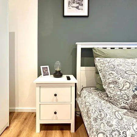 Apartment Cozee - Air-conditioned With Netflix *