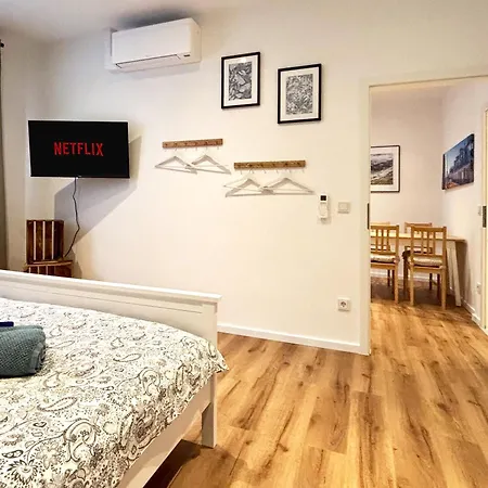 דירה Cozee - Air-conditioned With Netflix