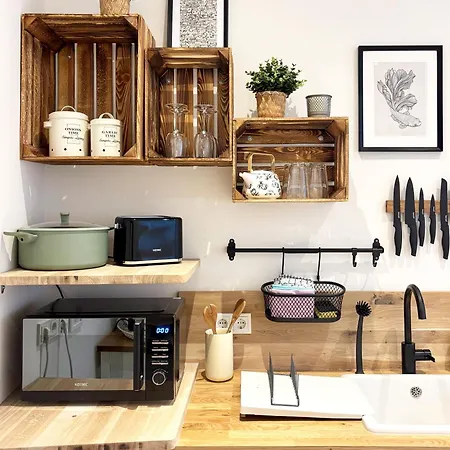 Apartment Cozee - Air-conditioned With Netflix *