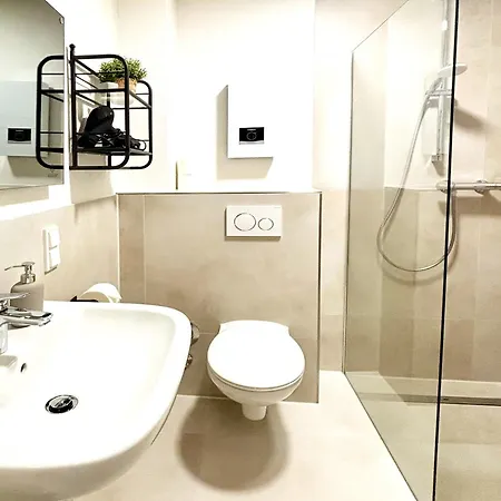 Apartment Cozee - Air-conditioned With Netflix