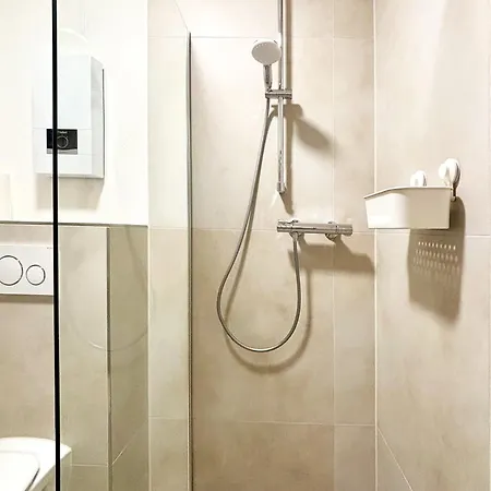 Apartment Cozee - Air-conditioned With Netflix *