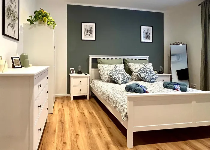 Cozee - Air-conditioned With Netflix * 凯撒斯劳滕