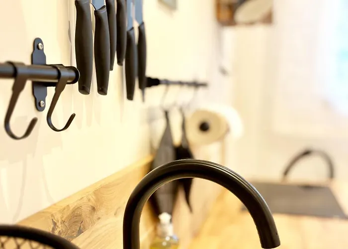 Cozee - Air-conditioned With Netflix 凯撒斯劳滕